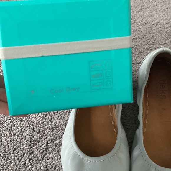 Tieks size 7 cool grey - Picture 7 of 7